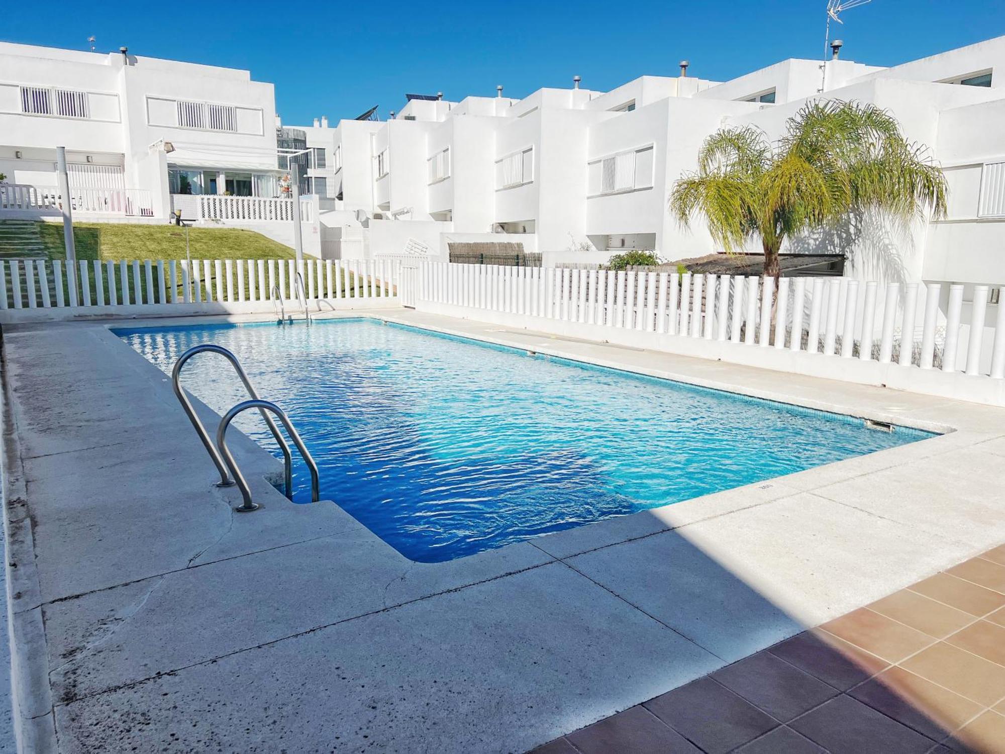 A Levante Conil- Solo Familias Y Parejas Conil De La Frontera Exterior photo