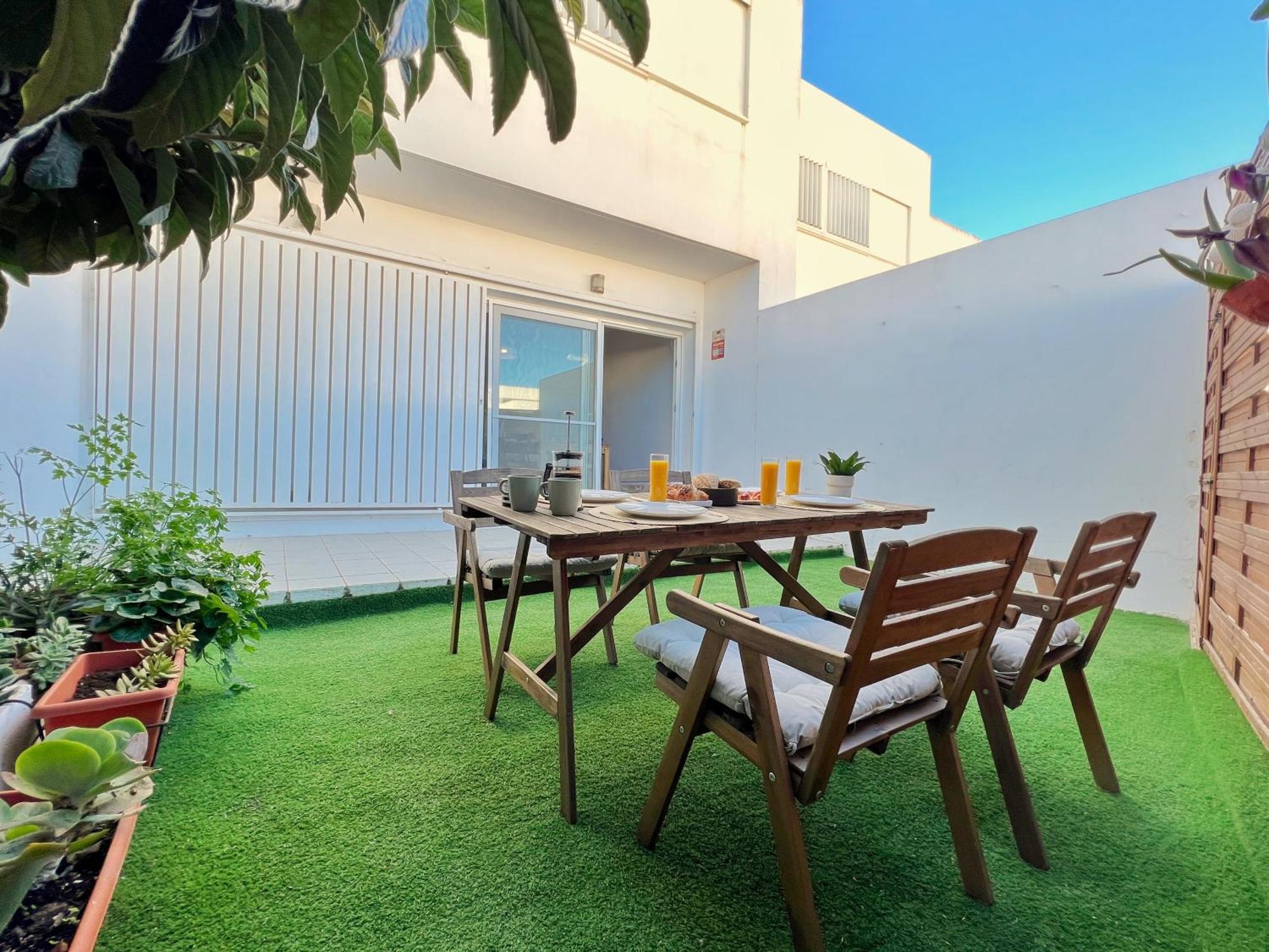 A Levante Conil- Solo Familias Y Parejas Conil De La Frontera Exterior photo